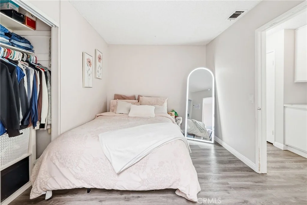 Photo of 1585 Camelot