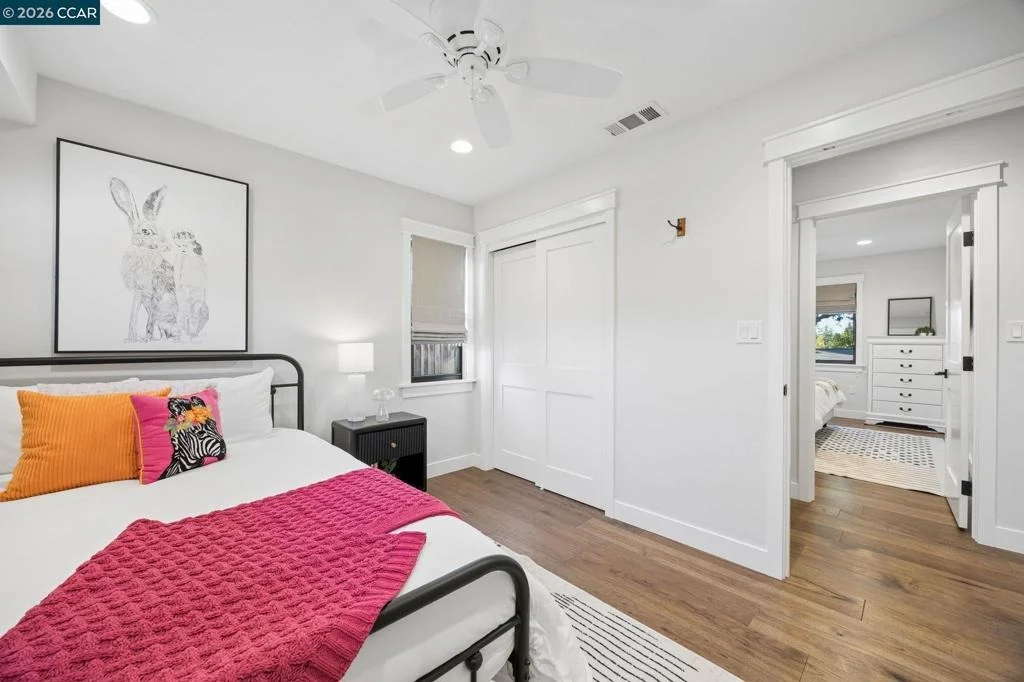 Photo of 1441 Center Ave