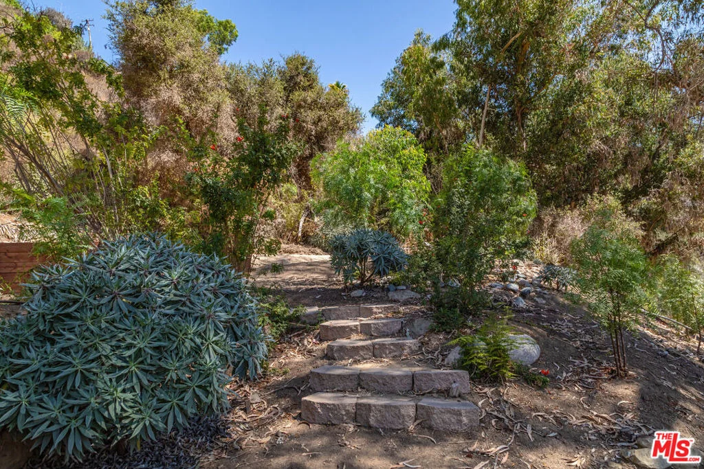 Photo of 2961 Gorge Road