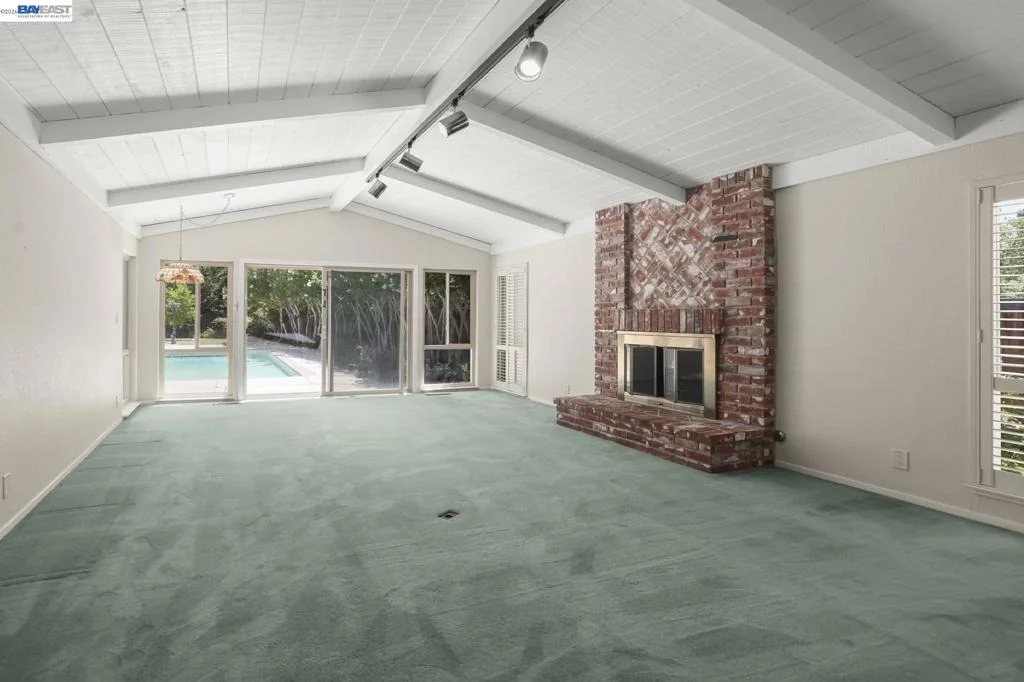 Photo of 2112 Red Oak Place