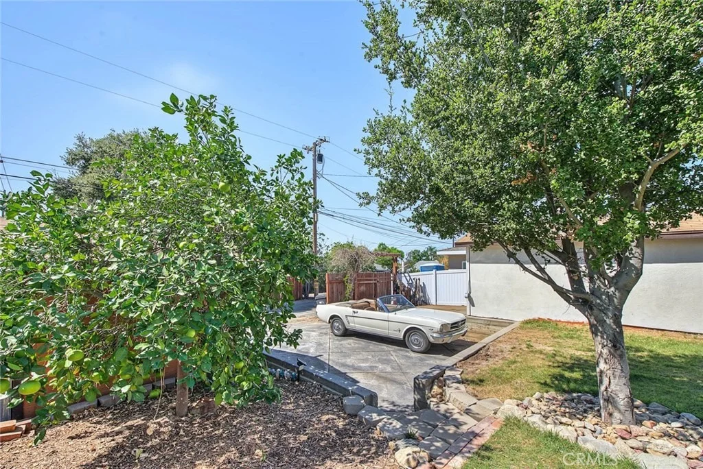 Photo of 321 N Cataract