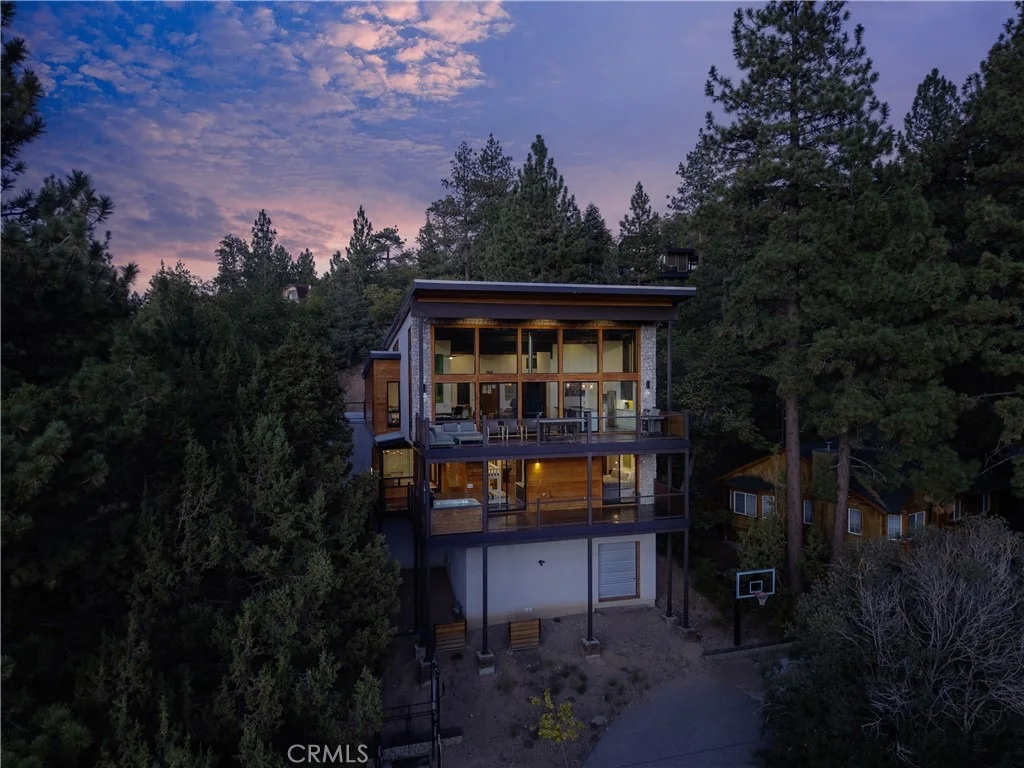 Photo of 43669 Ridge Crest