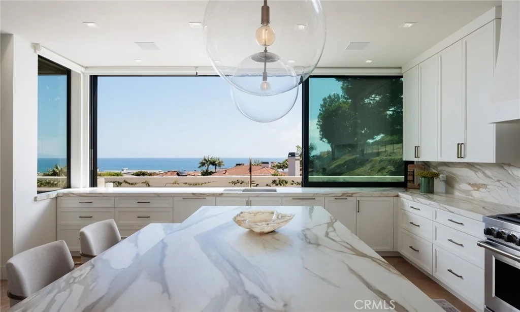 Photo of 2595 Altamar