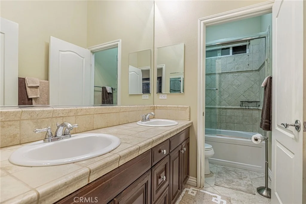 Photo of 33442 Desert Road