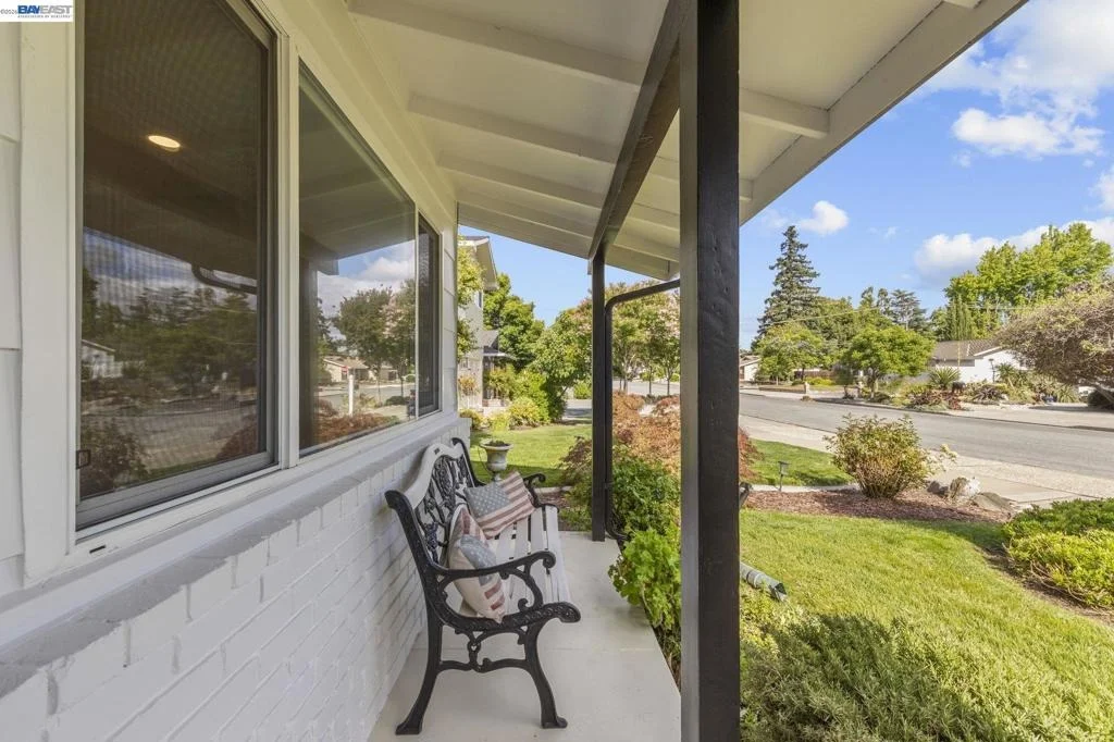 Photo of 2481 Whitethorne