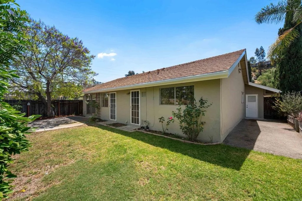 Photo of 527 La Sombra Drive