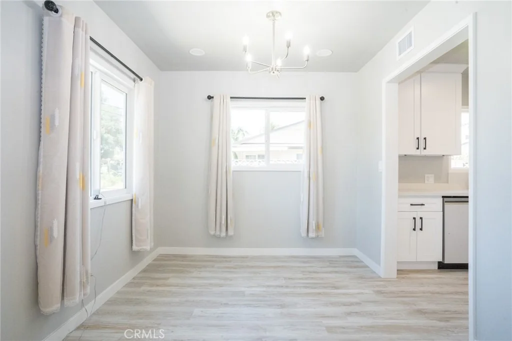 Photo of 6152 Oak