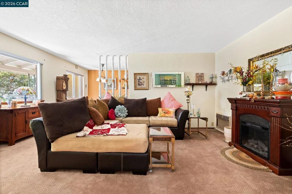 Photo of 2383 Mountain View Dr
