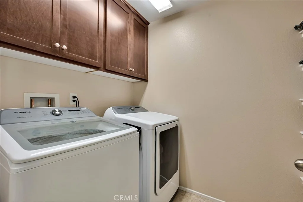 Photo of 1445 Chinaberry