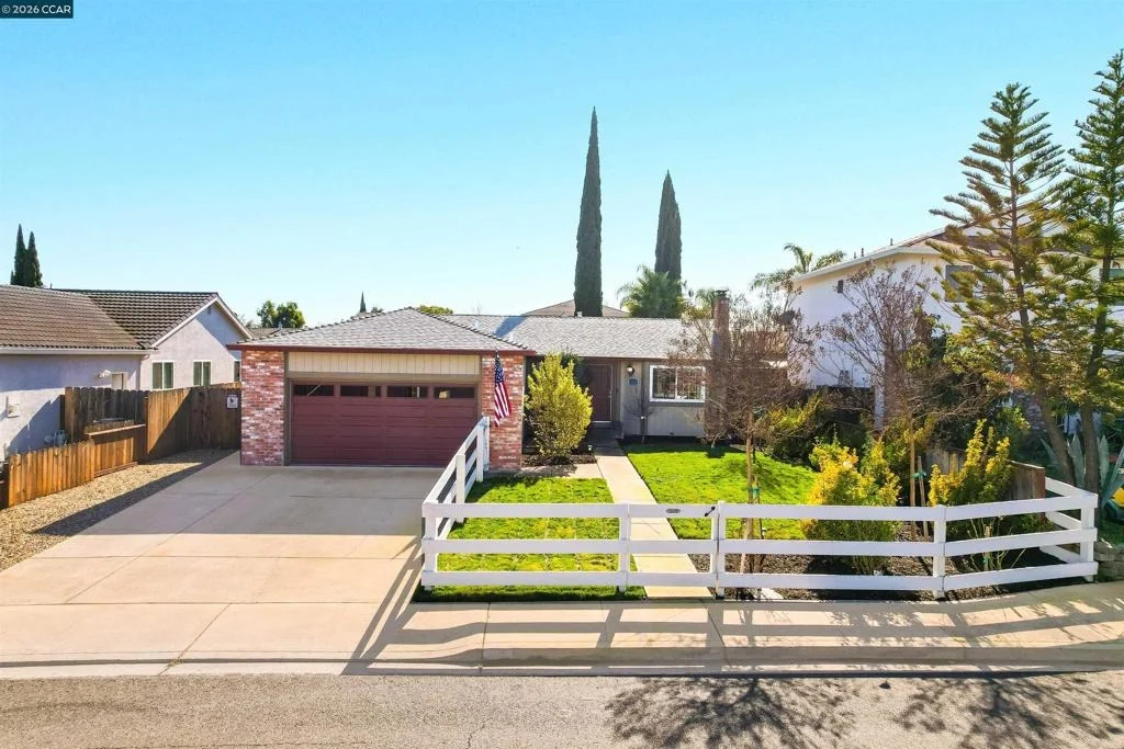 Photo of 1425 W Cypress Rd