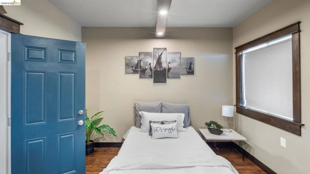 Photo of 700 Brownstone RD