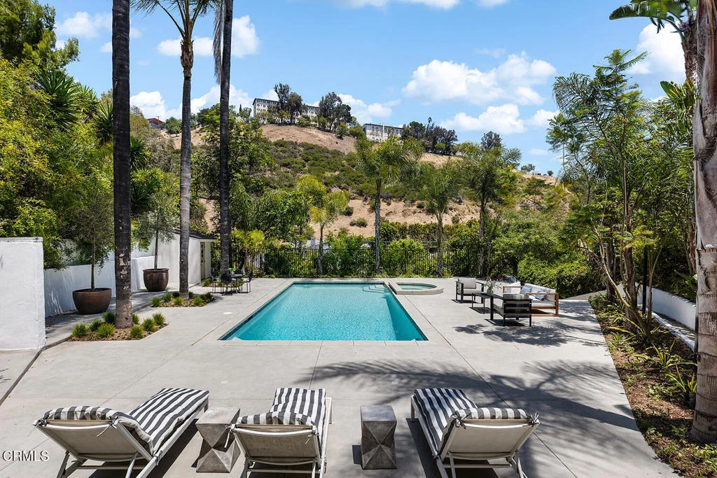 Photo of 1475 N Bundy Drive