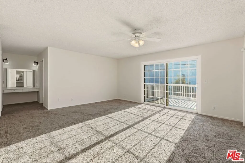 Photo of 15513 S Tarrant Avenue