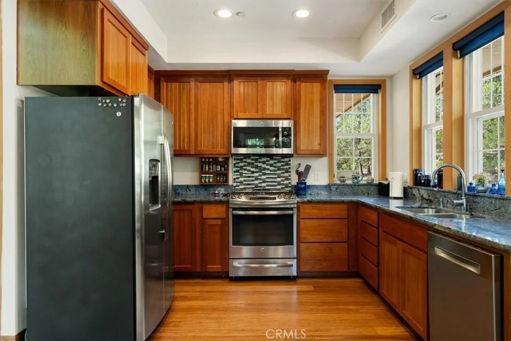 Photo of 6200 Scherrer