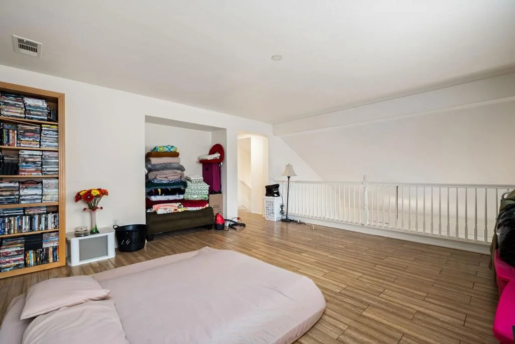 Photo of 37481 Coventry Street