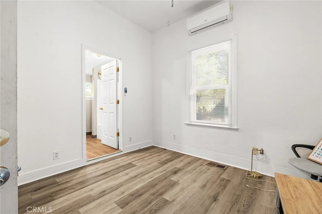 Photo of 414 W 6th Street
