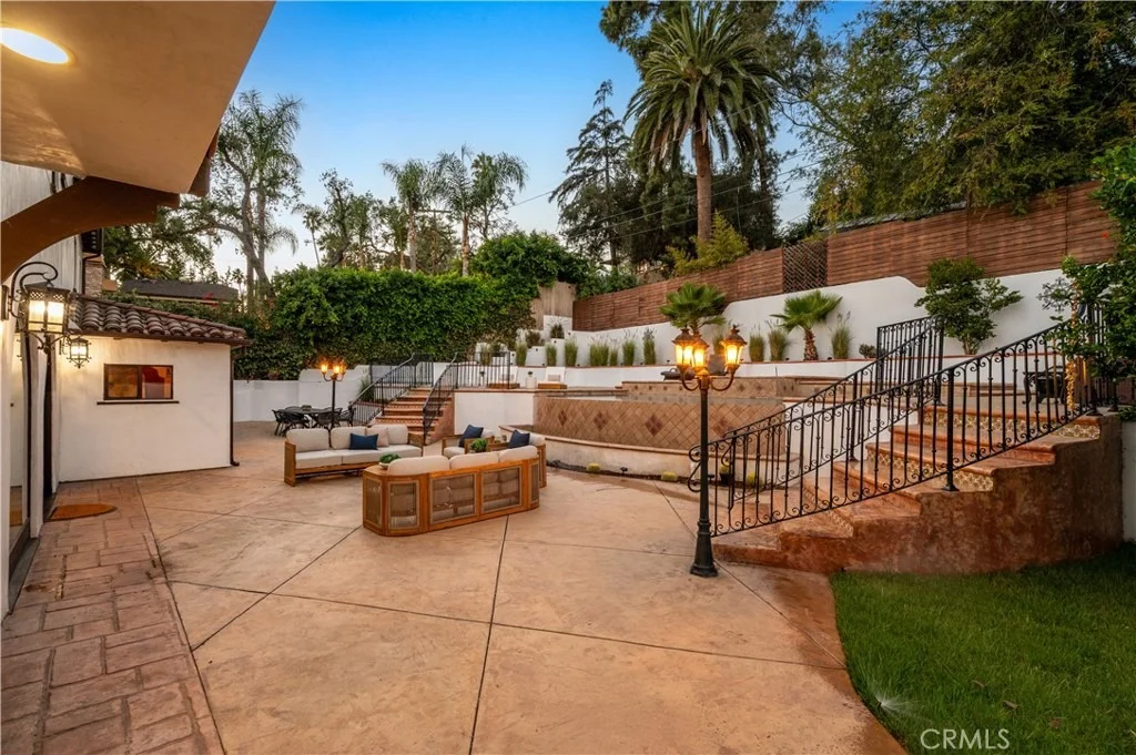 Photo of 2037 Hill Drive