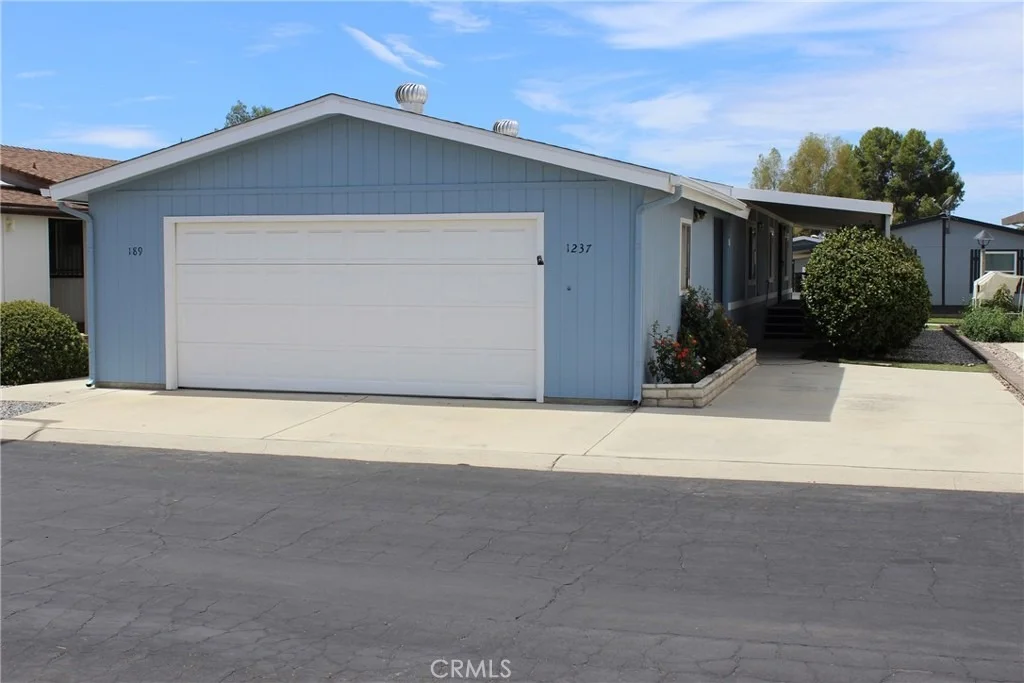 Photo of 1237 Yellowood Drive