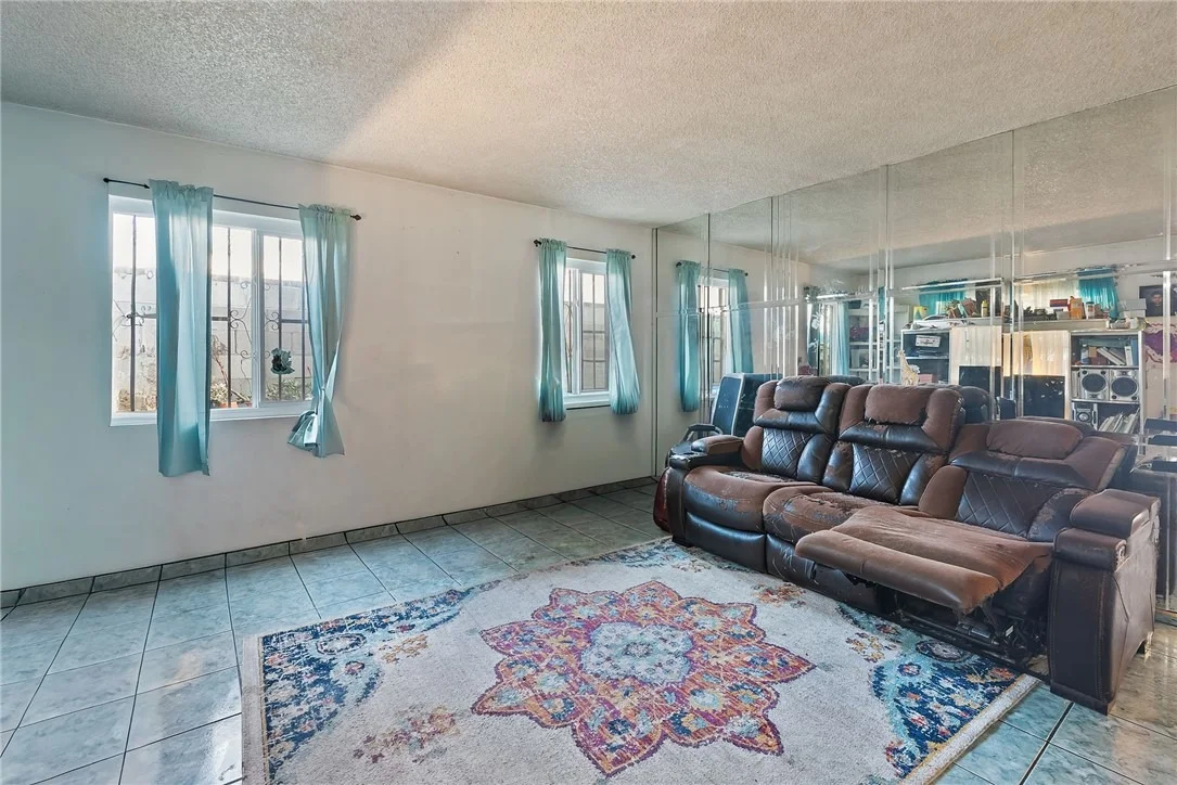 Photo of 1020 N Kemp