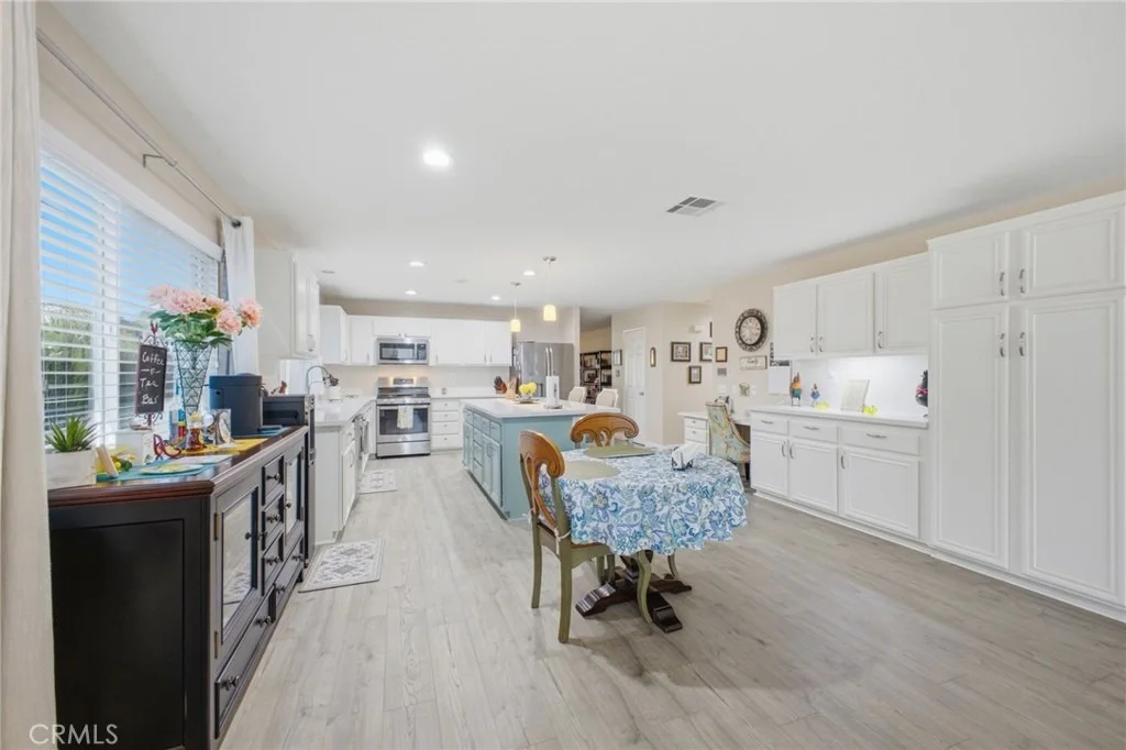 Photo of 3966 Bennett