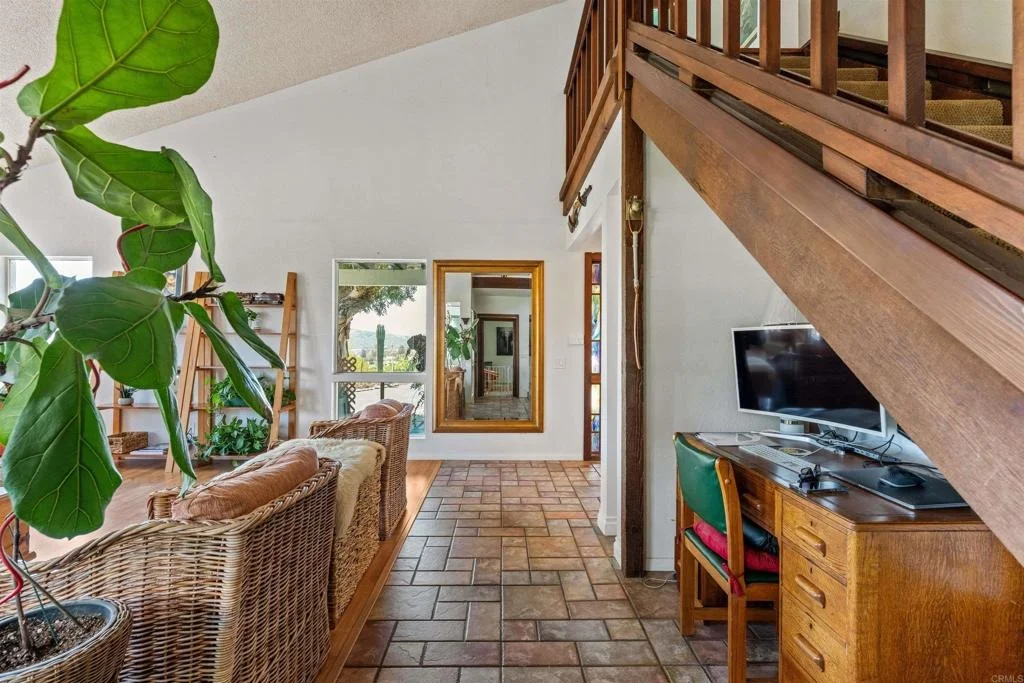 Photo of 4439 La Canada