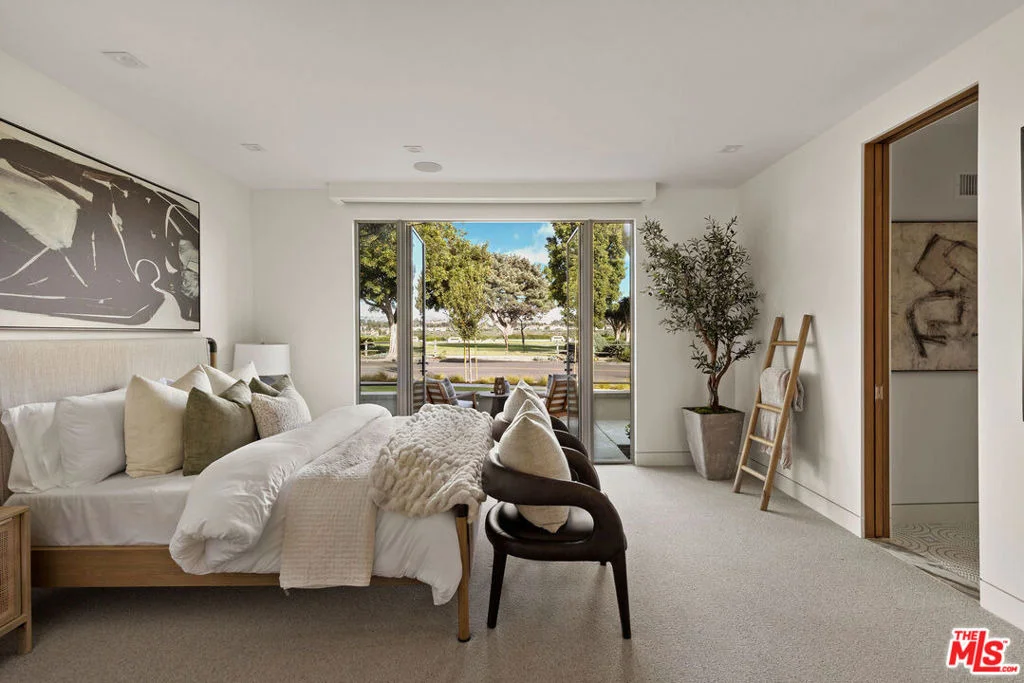 Photo of 1399 Galaxy Drive