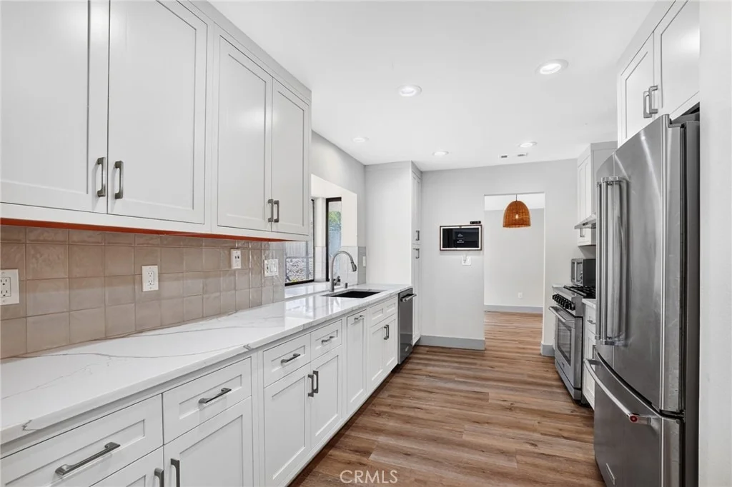 Photo of 1455 Darwin