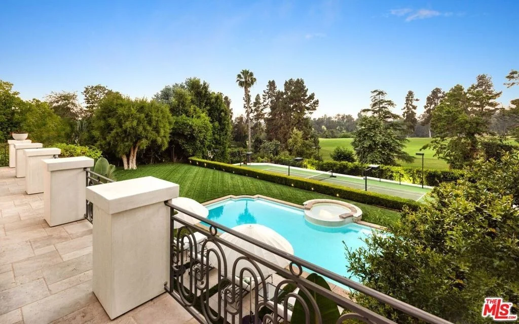 Photo of 9966 Sunset Boulevard