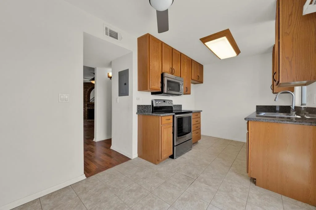 Photo of Unit 9 at 12553 Mapleview St