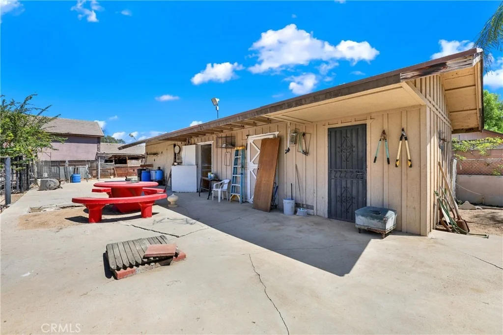 Photo of 3949 BLUFF