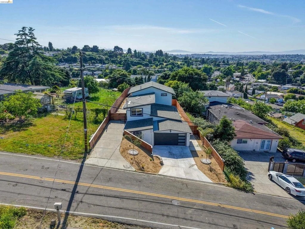 Photo of 449 GILCREST