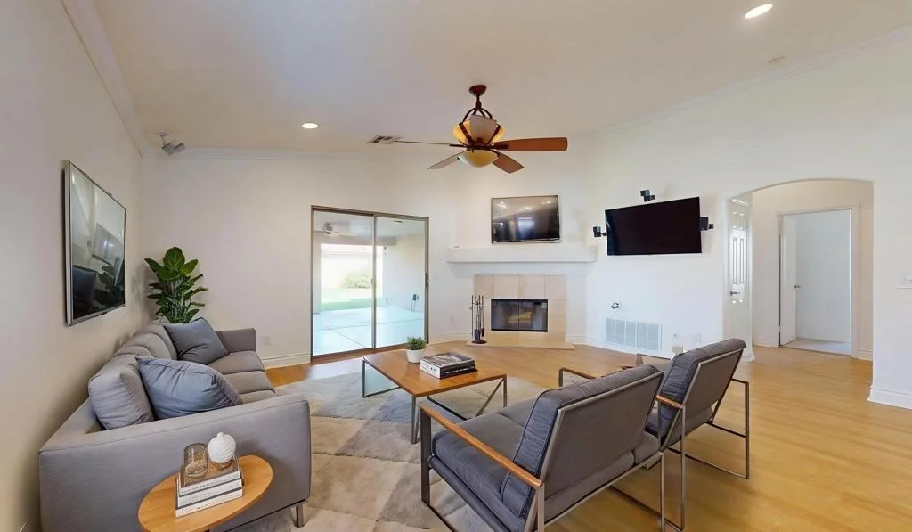 Photo of 41443 Balaclava Drive