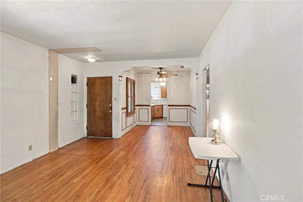 Photo of 2043 N Maple