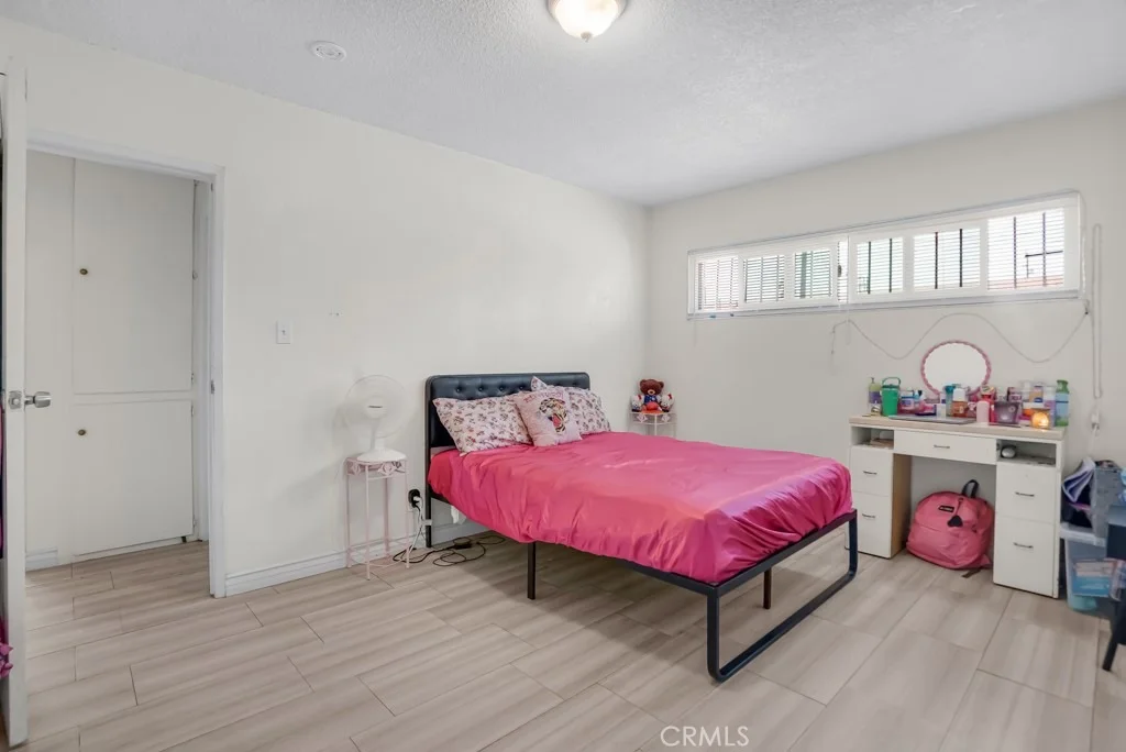 Photo of 116 E Alondra