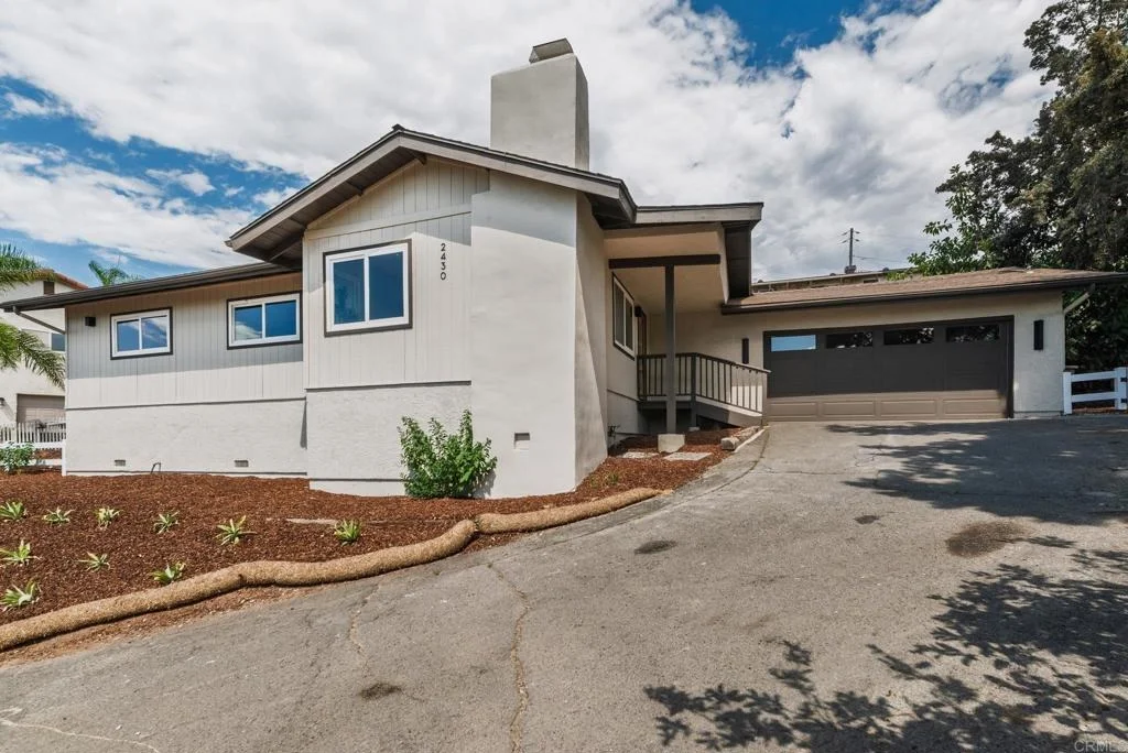 Photo of 2430 Sunflower