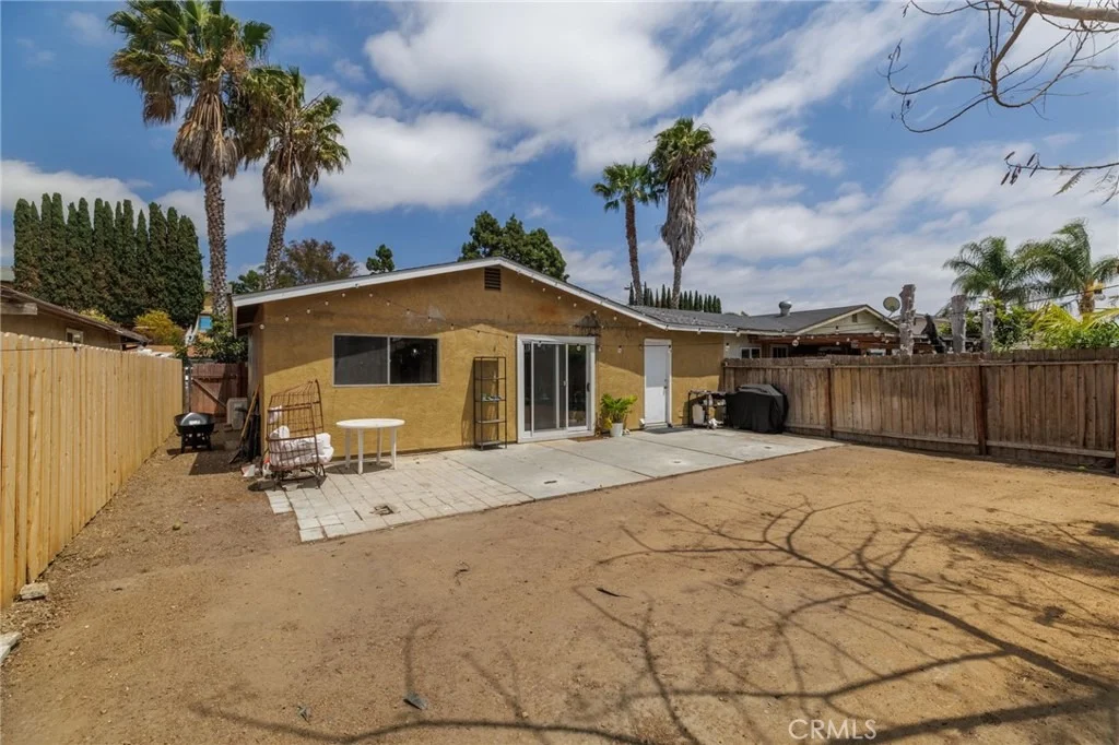Photo of 289 Lustrosos Street