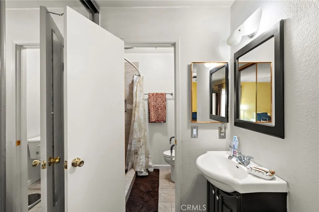Photo of 2928 Highlands