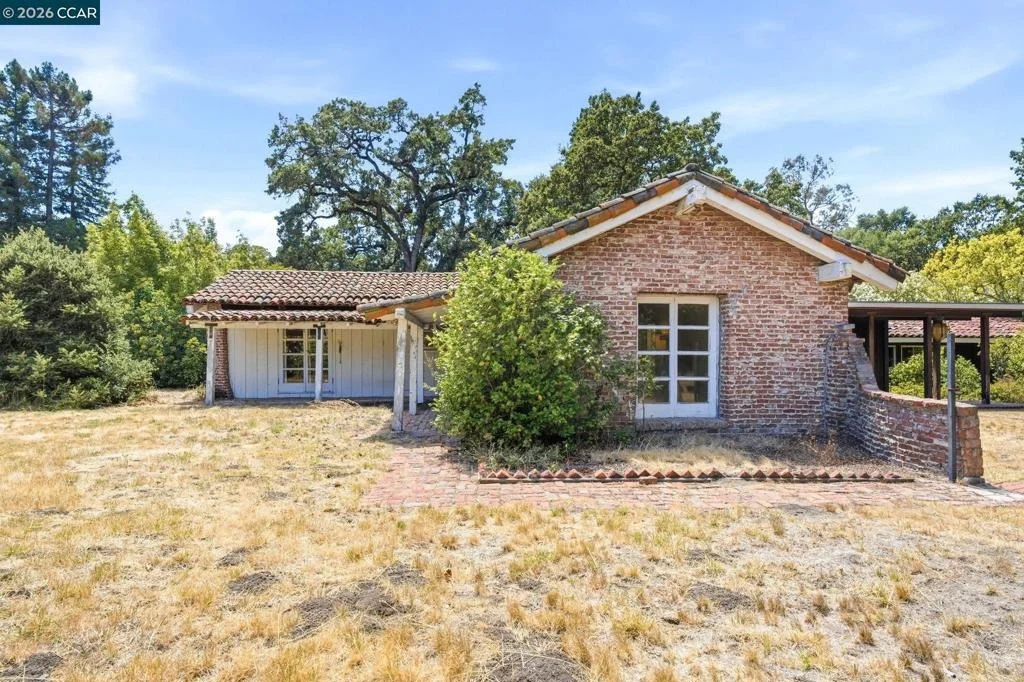 Photo of 2339 Tice Valley Blvd