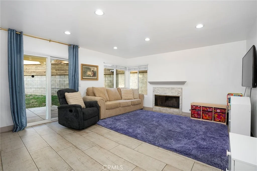 Photo of 10110 Sunland Boulevard
