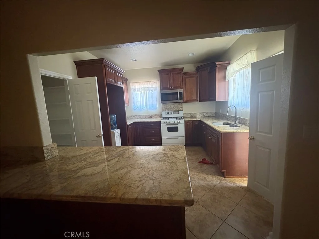 Photo of 3395 Franklin Avenue