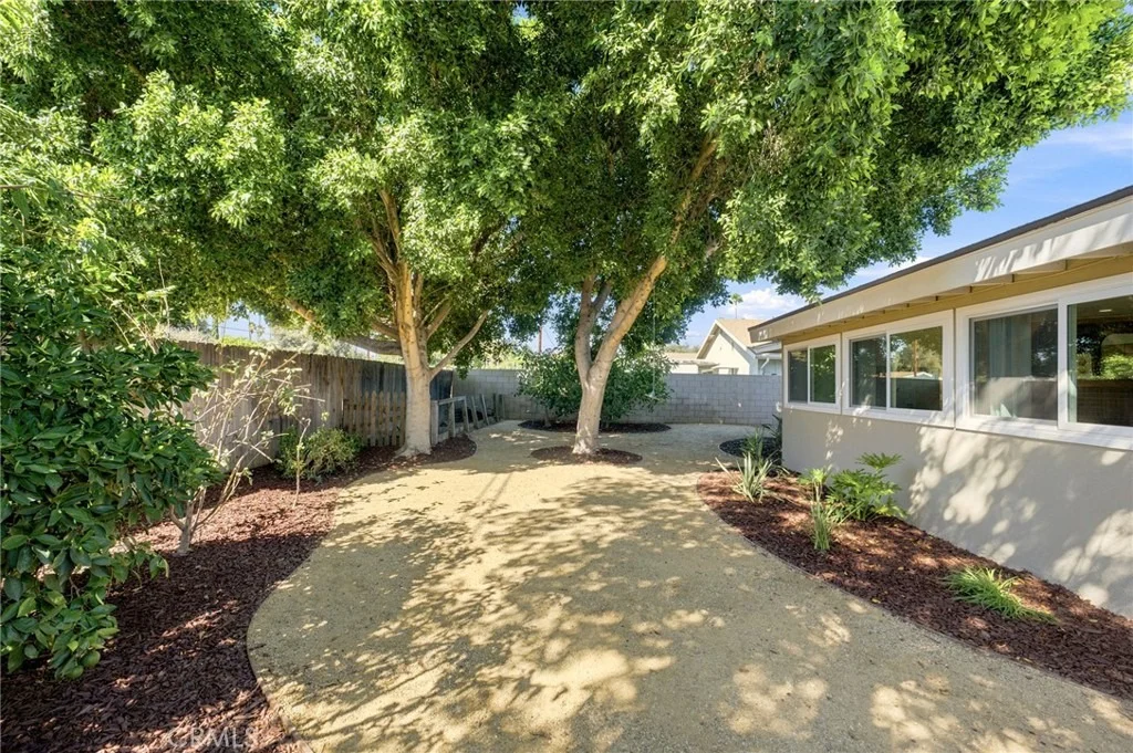 Photo of 8755 Delano
