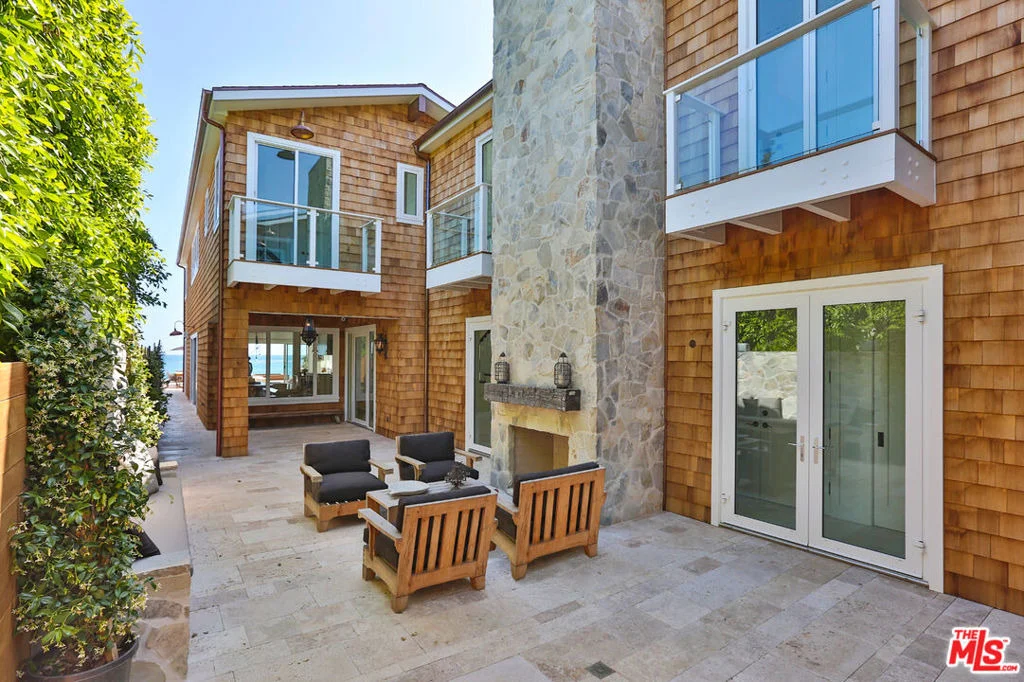 Photo of 23812 Malibu Road