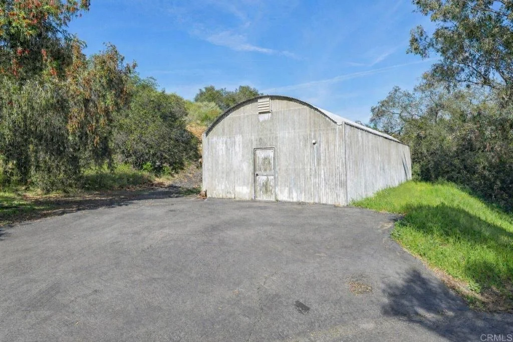 Photo of 707 S Live Oak Park Road