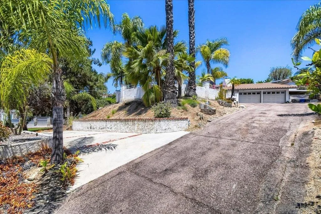 Photo of 10162 Sierra Madre Rd