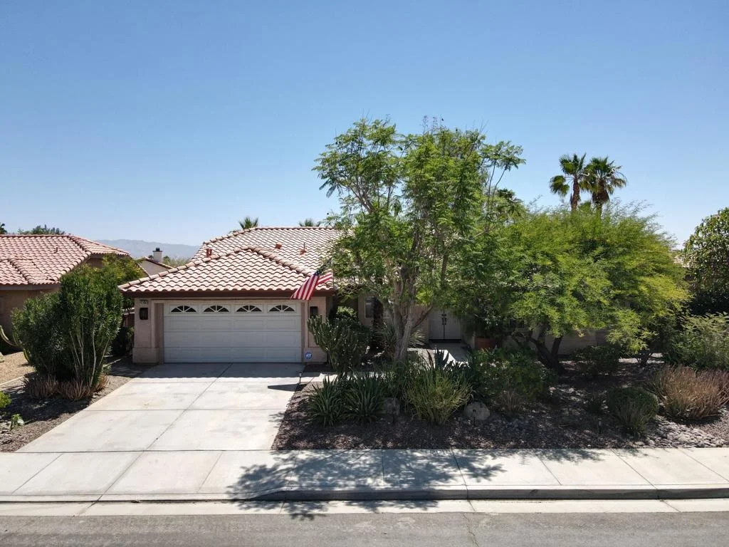 Photo of 43850 Venice Drive