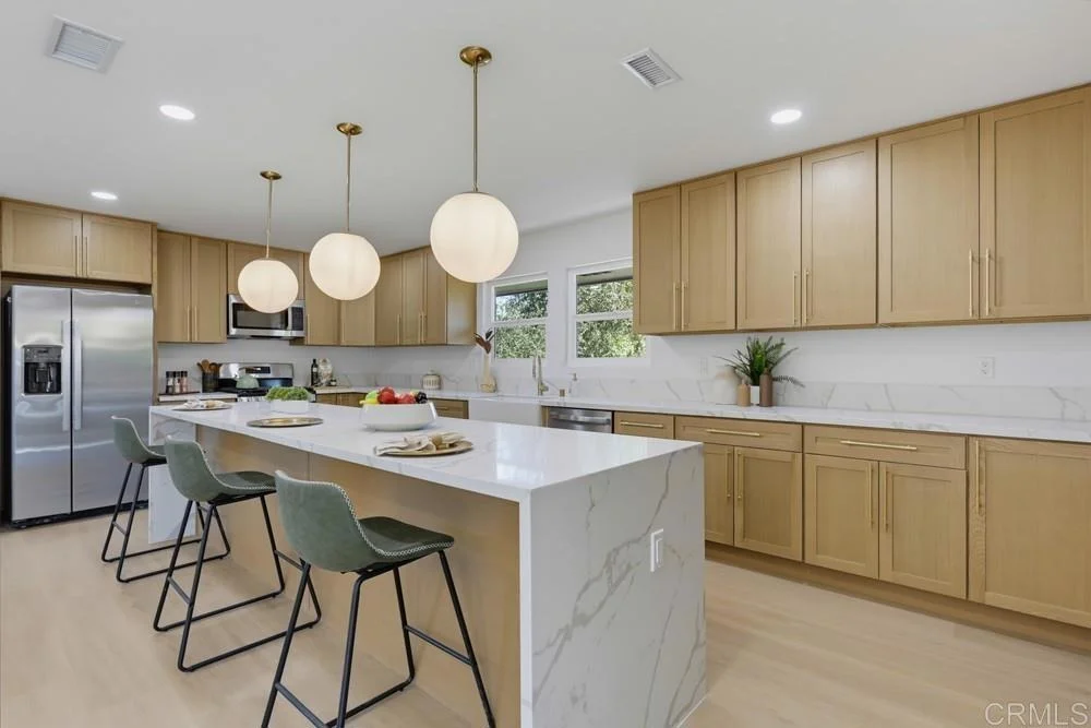 Photo of 930 Miramar Drive