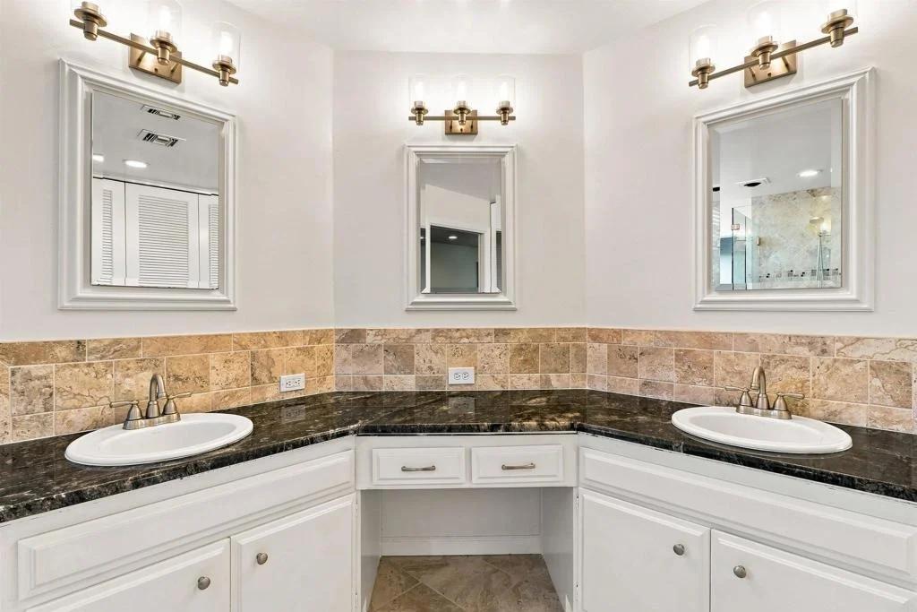 Photo of 3056 Overhill Drive
