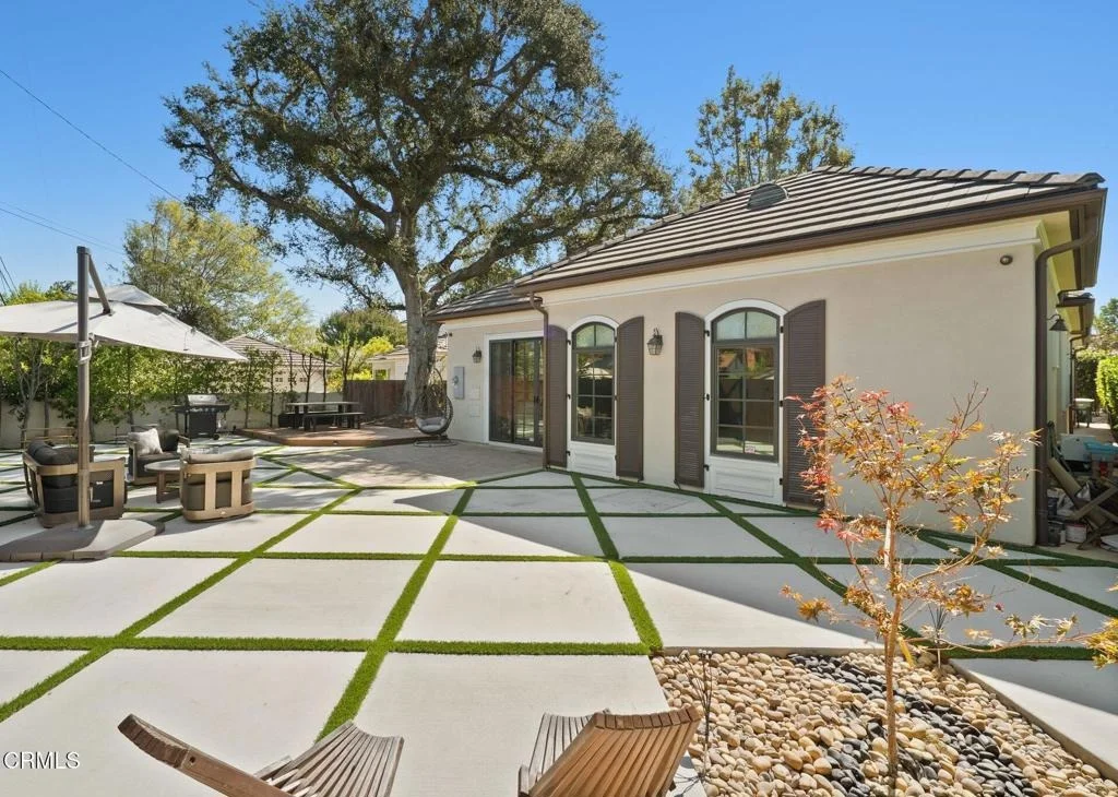 Photo of 933 Coronado Drive