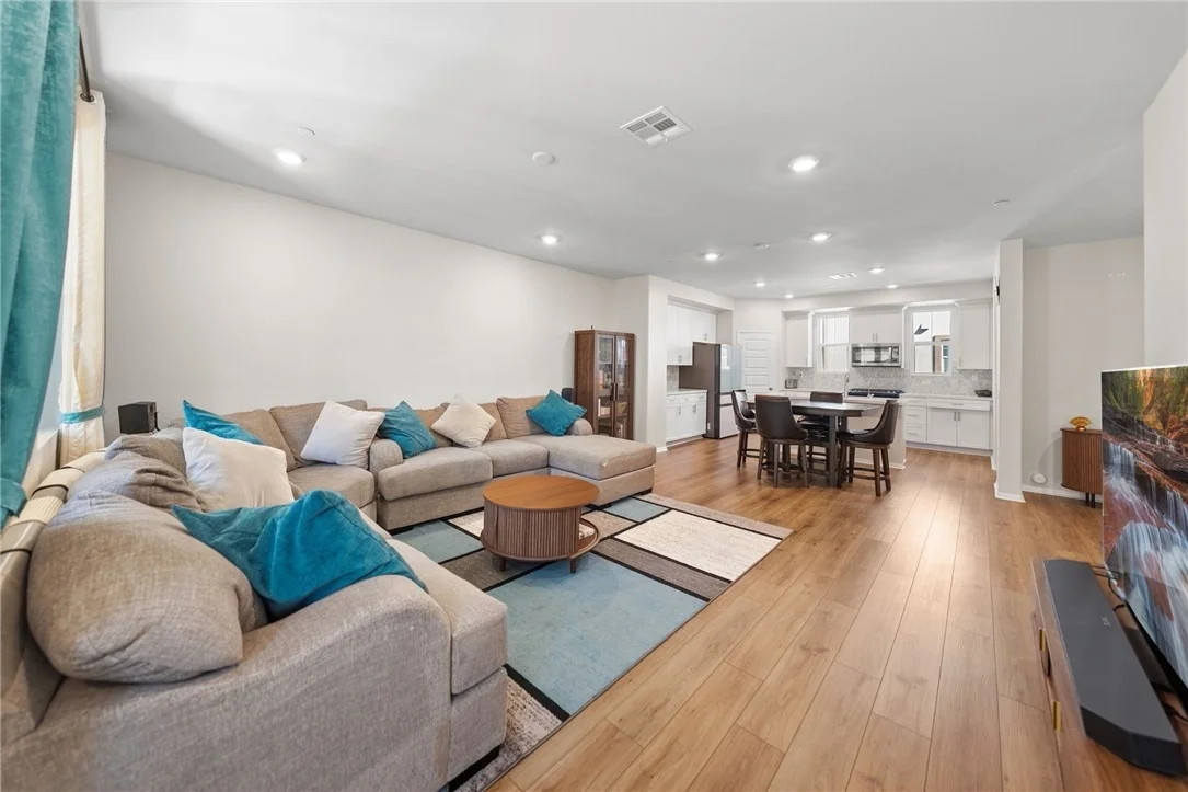 Photo of 40863 Melrose Drive
