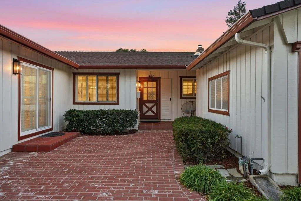 Photo of 4886 Clarendon Drive